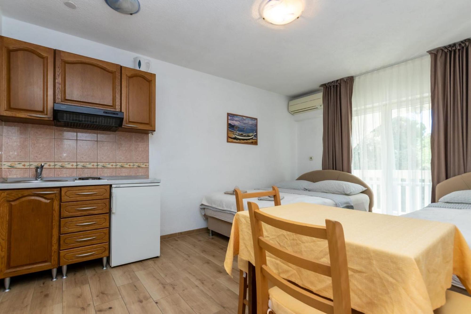 Apartments Dino Каштела Экстерьер фото