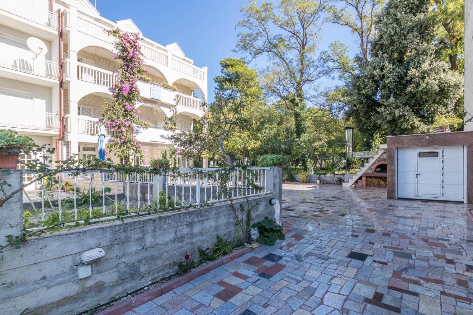 Apartments Dino Каштела Экстерьер фото